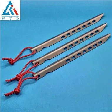 Títan tjaldfestingar V-laga